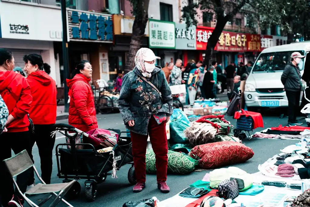 螺蛳粉连锁加盟门店托管方案：标准化出餐体系与运营支持解析