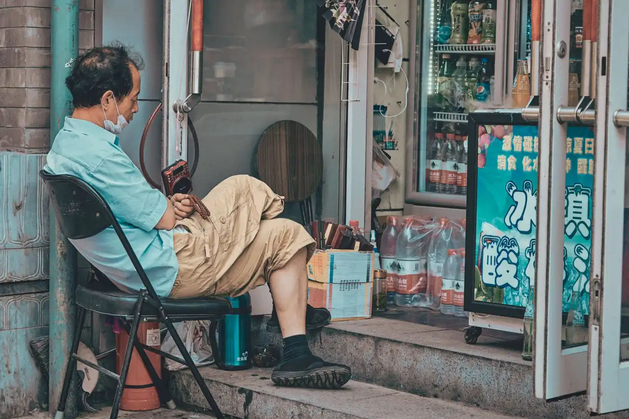 螺蛳粉连锁门店托管服务模式与自主运营成本对比分析